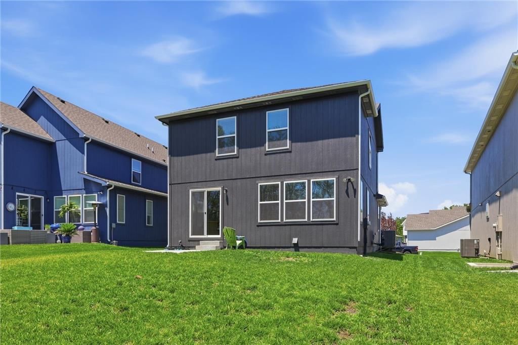 425 Hampstead Drive — photo 33
