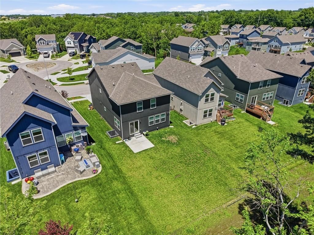 425 Hampstead Drive — photo 37