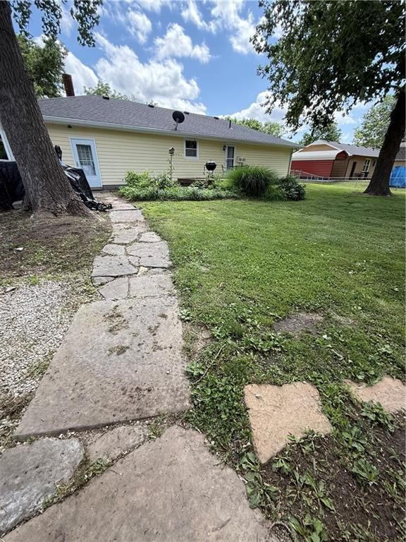 702 E Grand Avenue — photo 7