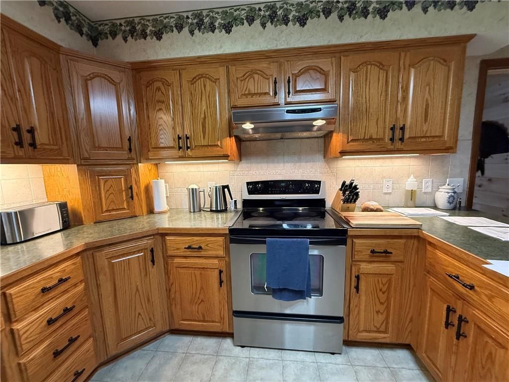 702 E Grand Avenue — photo 9