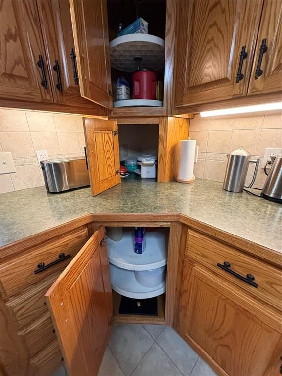 702 E Grand Avenue — photo 10