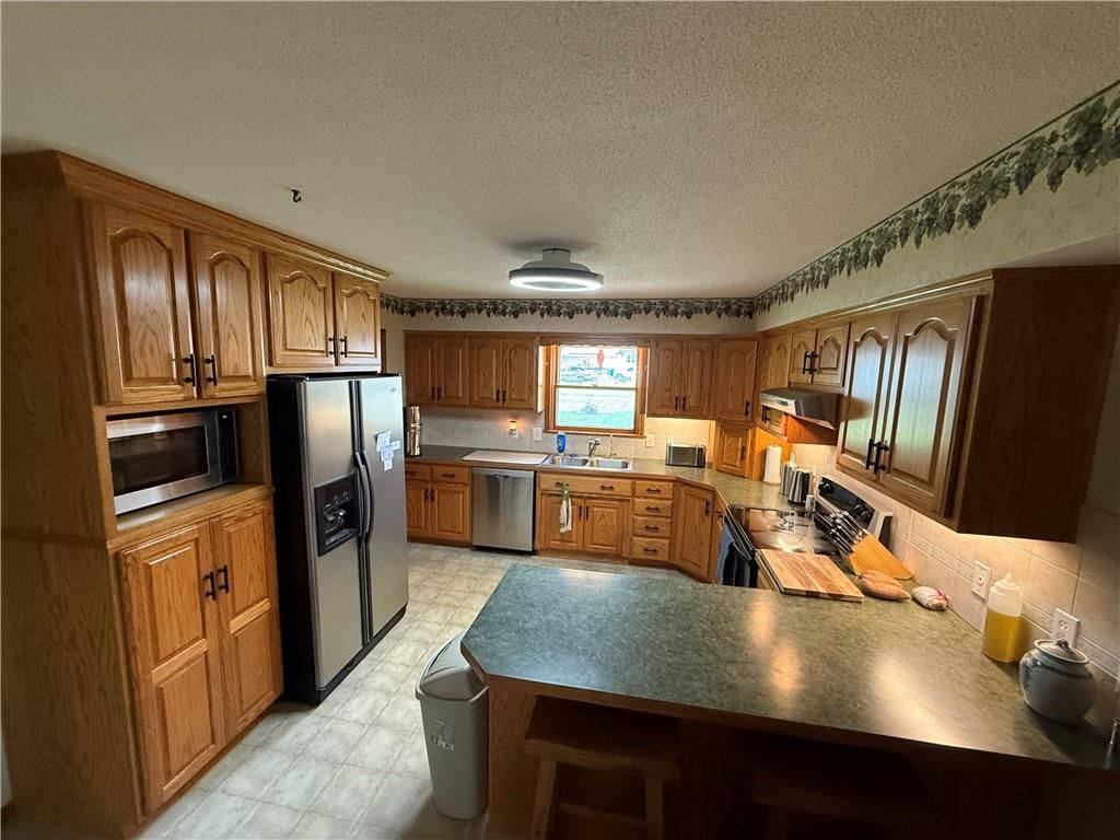 702 E Grand Avenue — photo 12