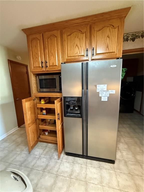 702 E Grand Avenue — photo 13