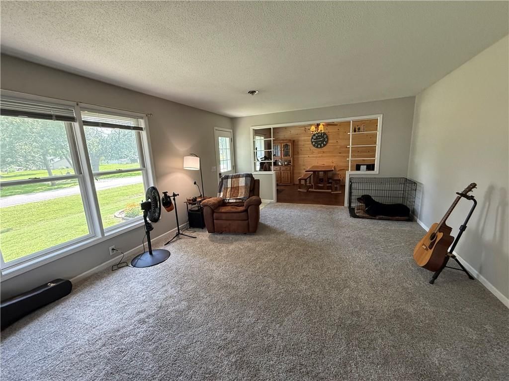702 E Grand Avenue — photo 31