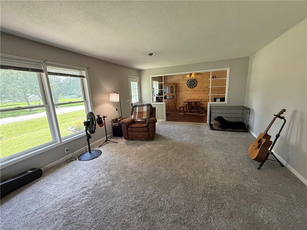 702 E Grand Avenue — photo 33