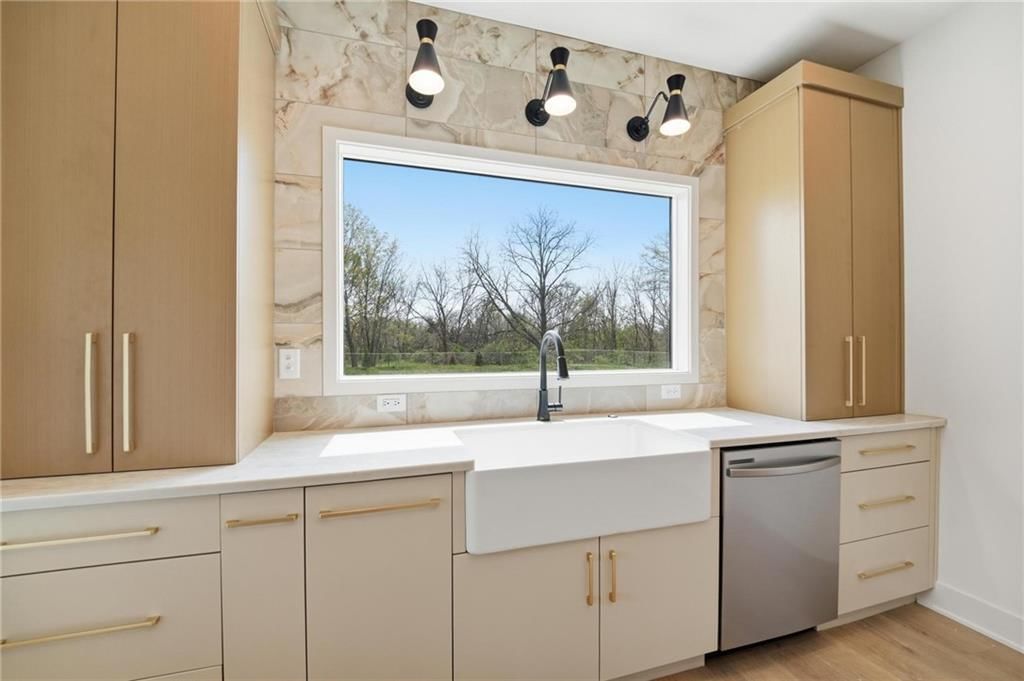 212 NW Orchard Court — photo 10