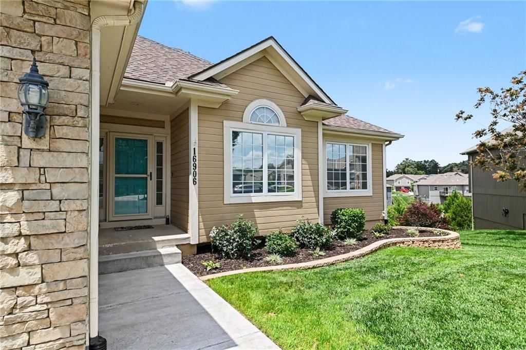 16906 Meadow Creek Court — photo 5