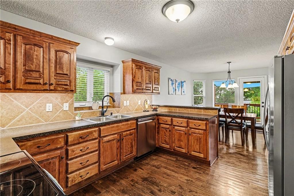 16906 Meadow Creek Court — photo 14