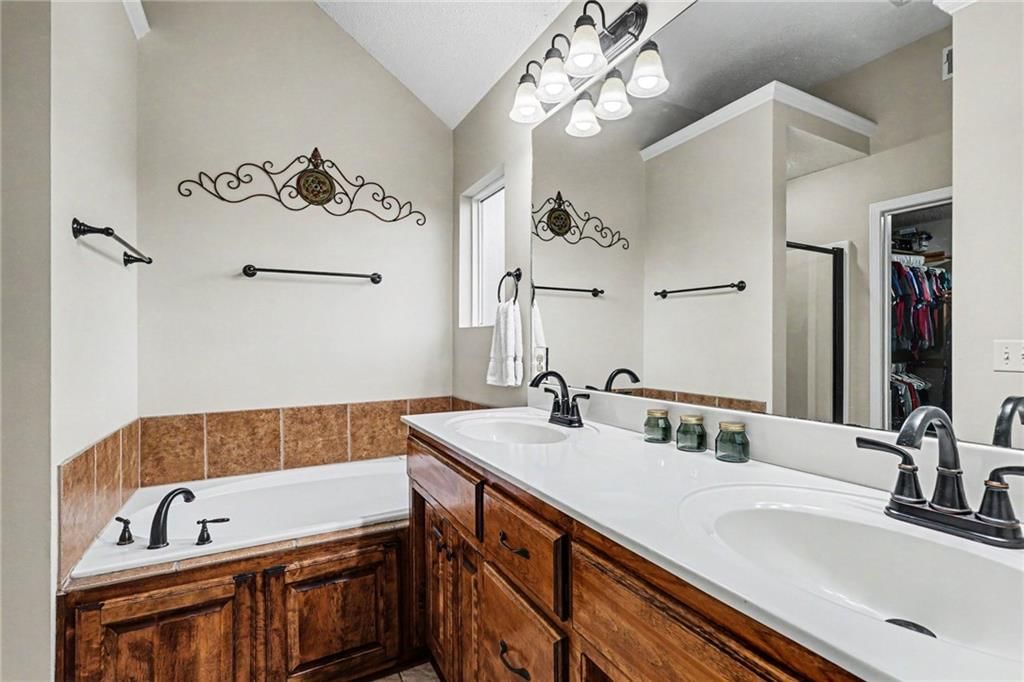 16906 Meadow Creek Court — photo 18
