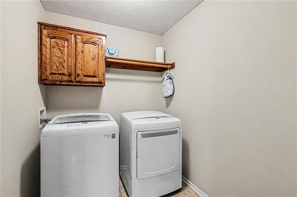 16906 Meadow Creek Court — photo 25