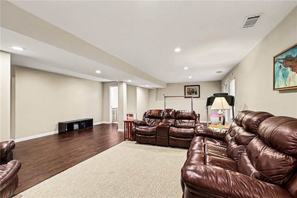 16906 Meadow Creek Court — photo 27
