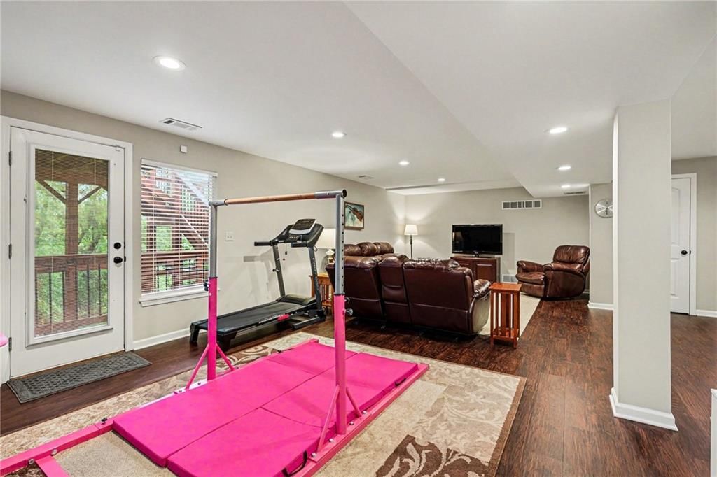 16906 Meadow Creek Court — photo 28