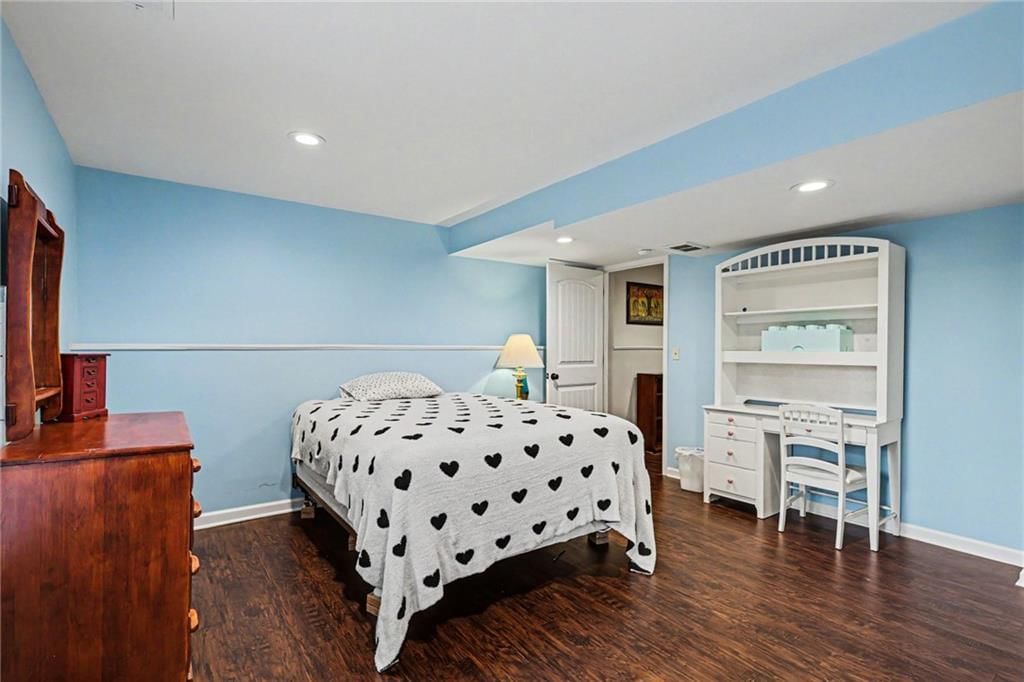 16906 Meadow Creek Court — photo 32