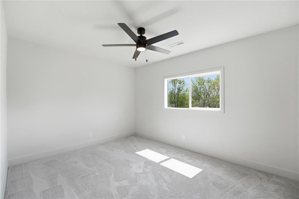 210 NW Orchard Court — photo 13