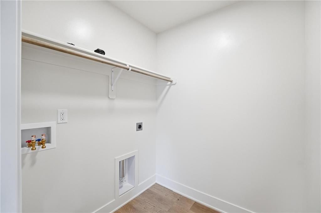 210 NW Orchard Court — photo 18