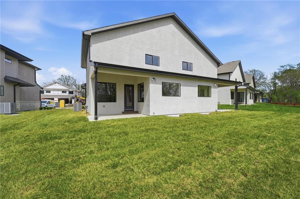 210 NW Orchard Court — photo 23