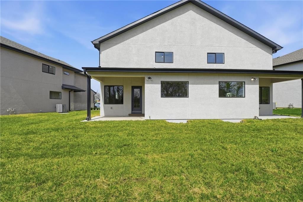 210 NW Orchard Court — photo 25