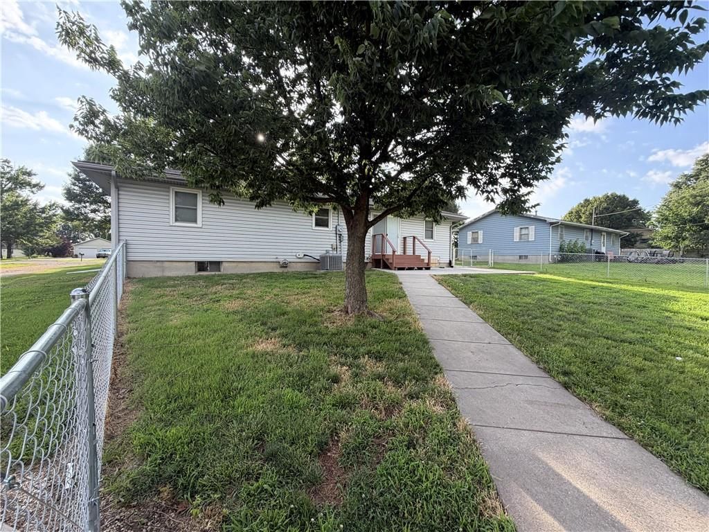 320 N 4th Street — photo 3