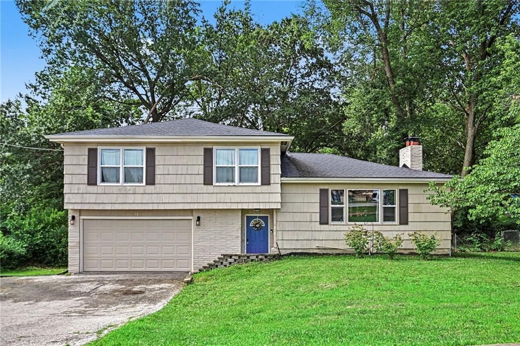 13 NW Englewood Court, Gladstone, MO