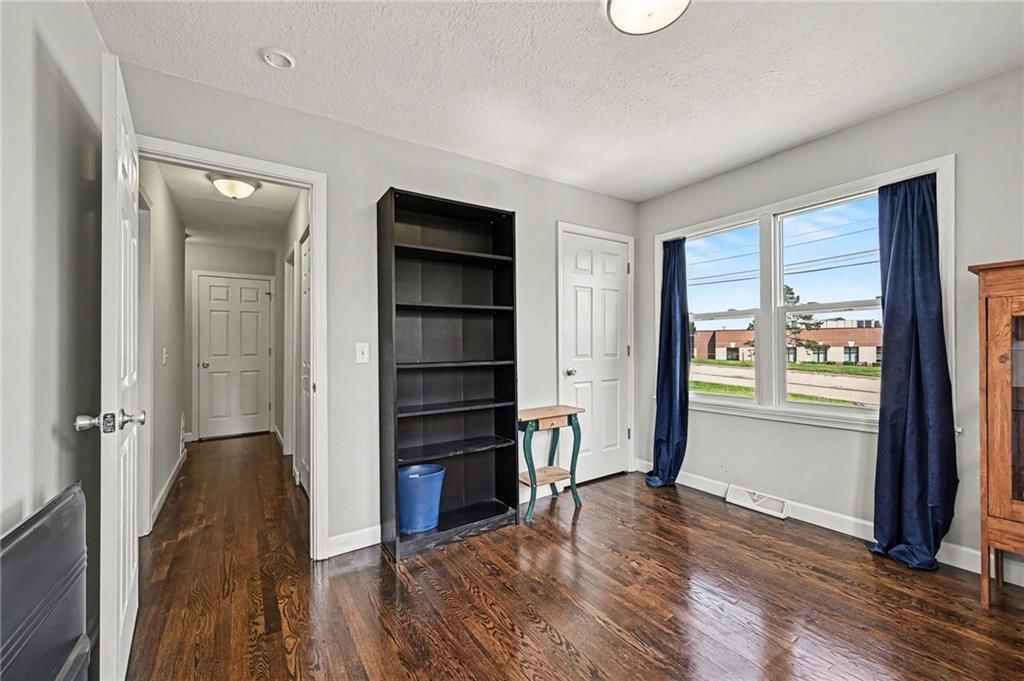13 NW Englewood Court — photo 16