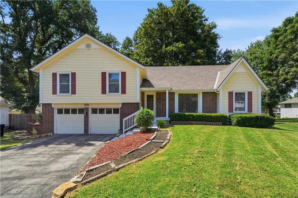 10230 Oakmont Circle — photo 1
