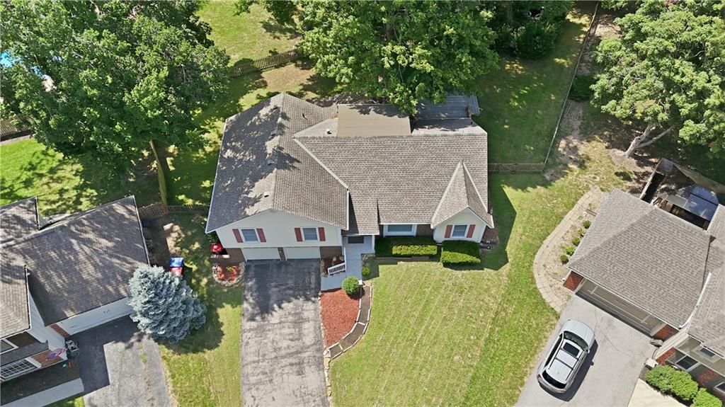 10230 Oakmont Circle — photo 2