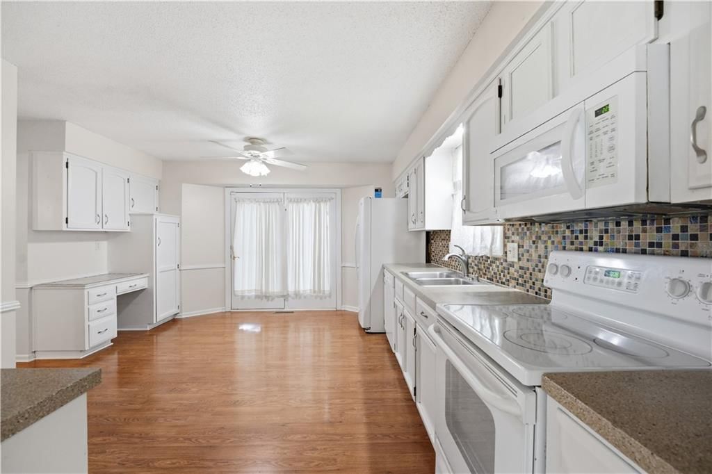 10230 Oakmont Circle — photo 16