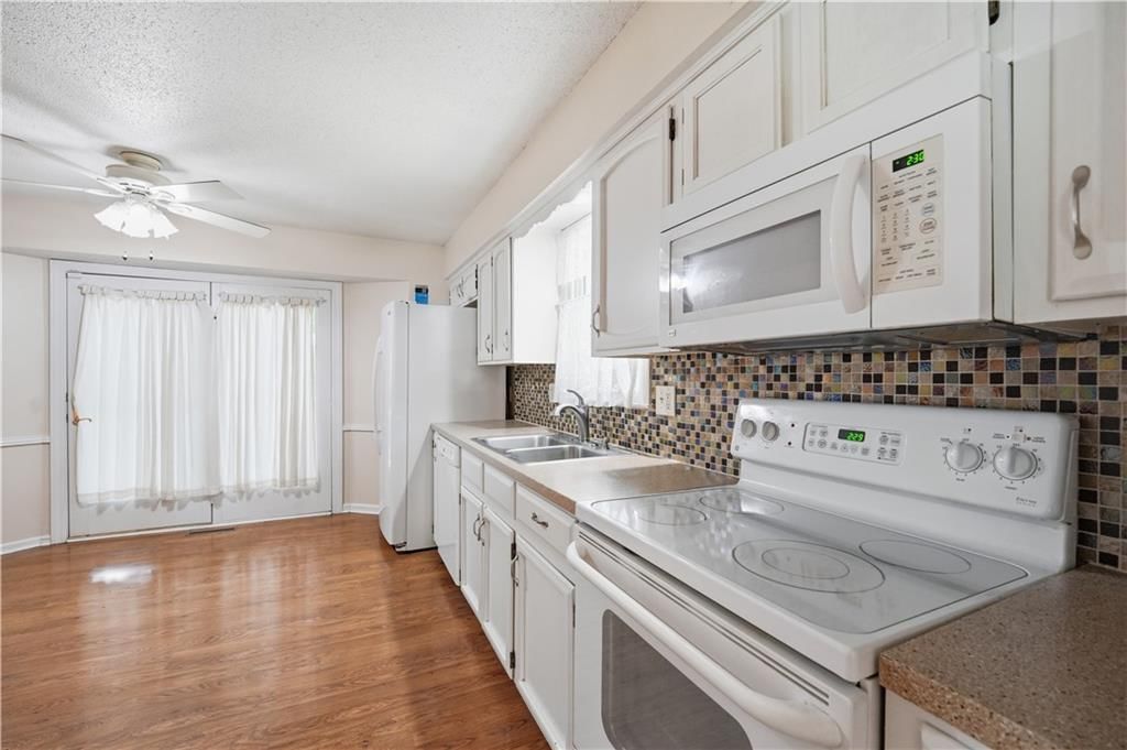 10230 Oakmont Circle — photo 17