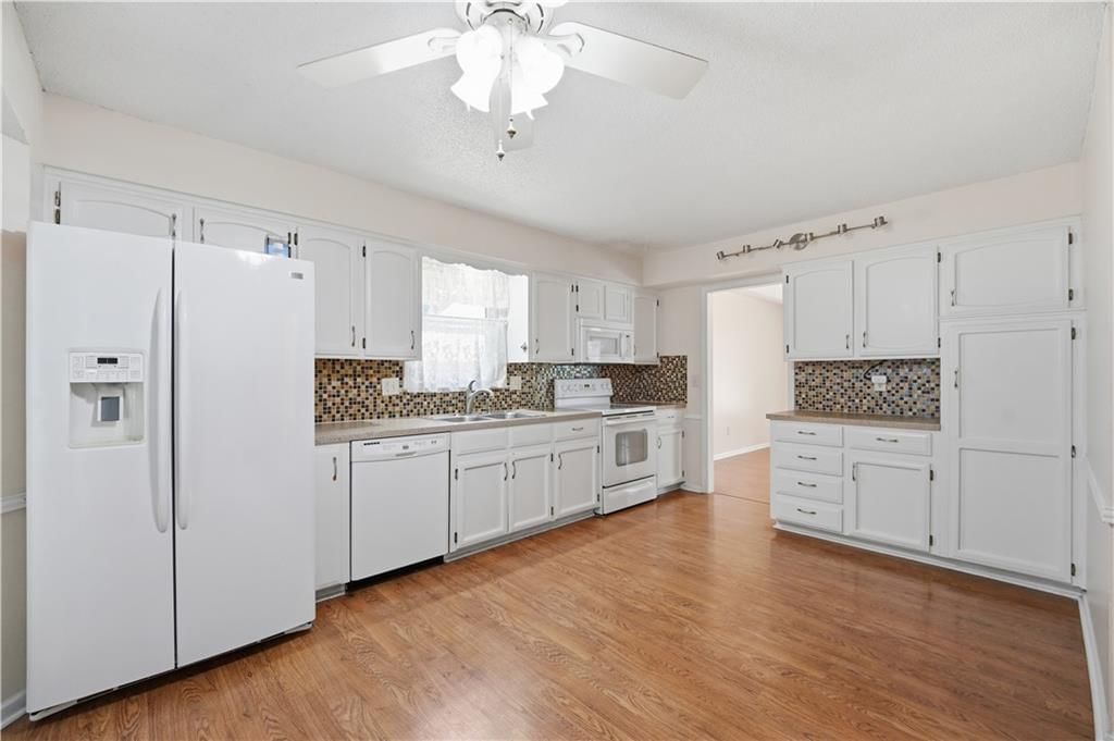 10230 Oakmont Circle — photo 19
