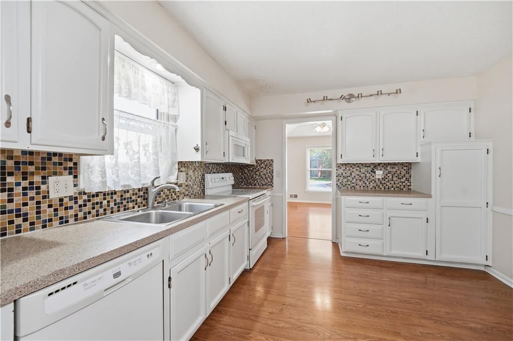 10230 Oakmont Circle — photo 20