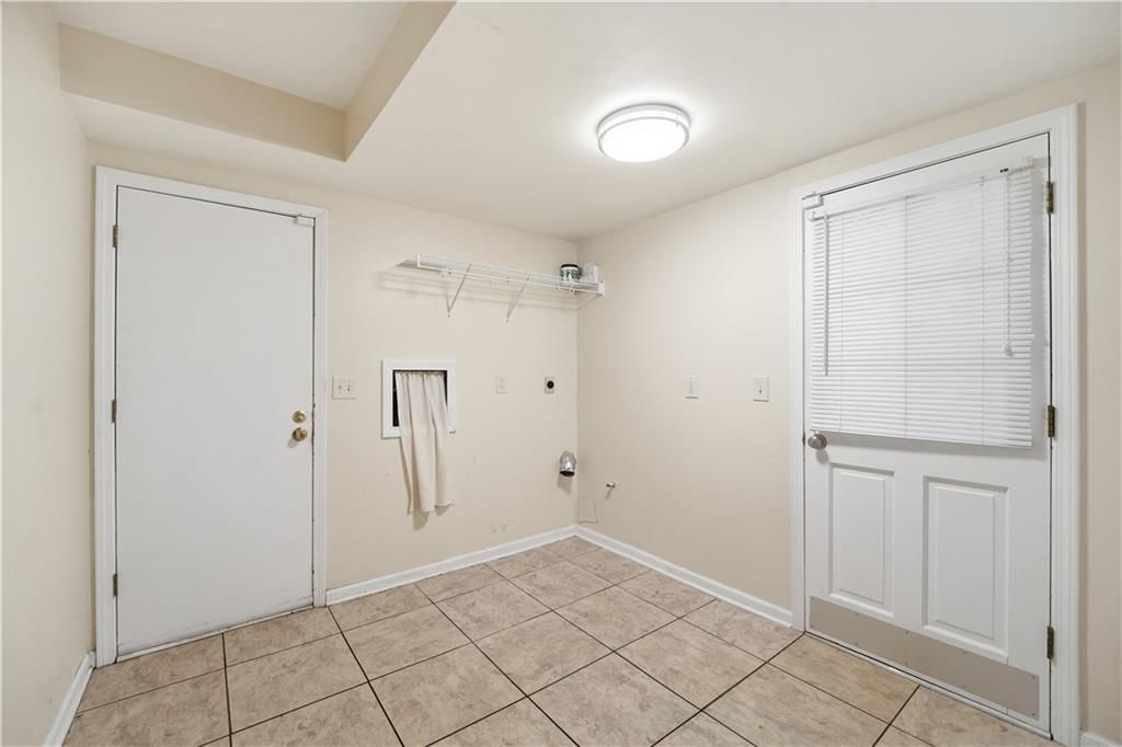 10230 Oakmont Circle — photo 29