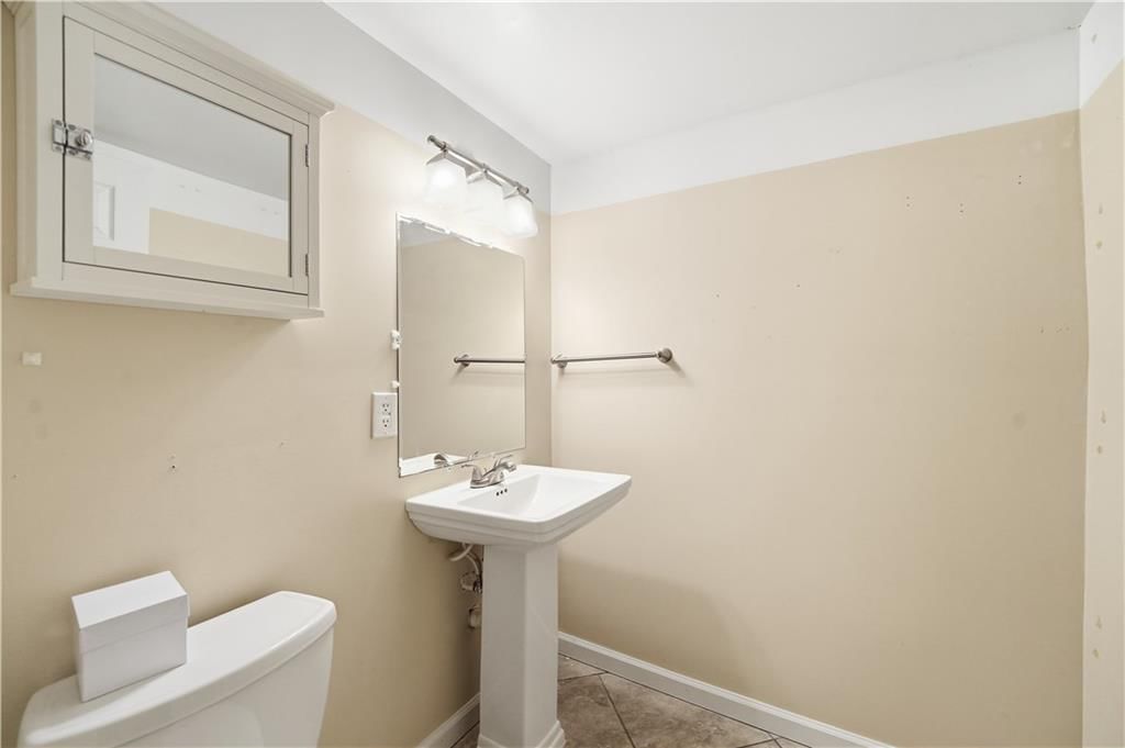10230 Oakmont Circle — photo 40
