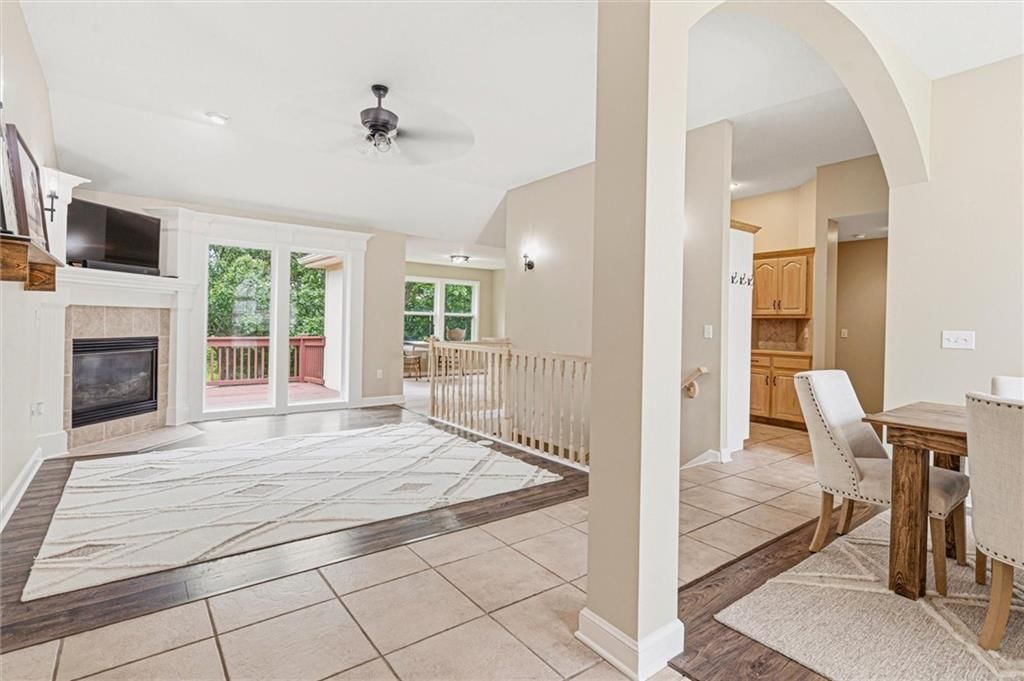 1305 SW Graystone Circle — photo 2