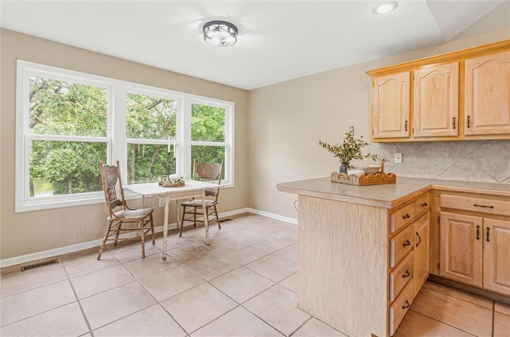 1305 SW Graystone Circle — photo 7