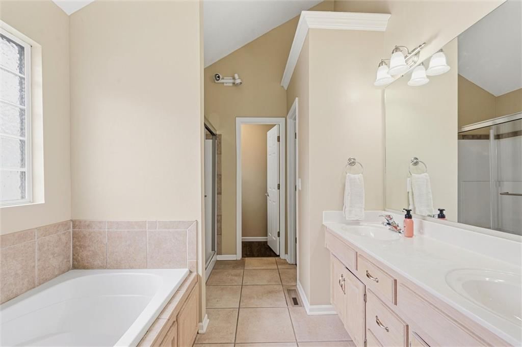 1305 SW Graystone Circle — photo 18