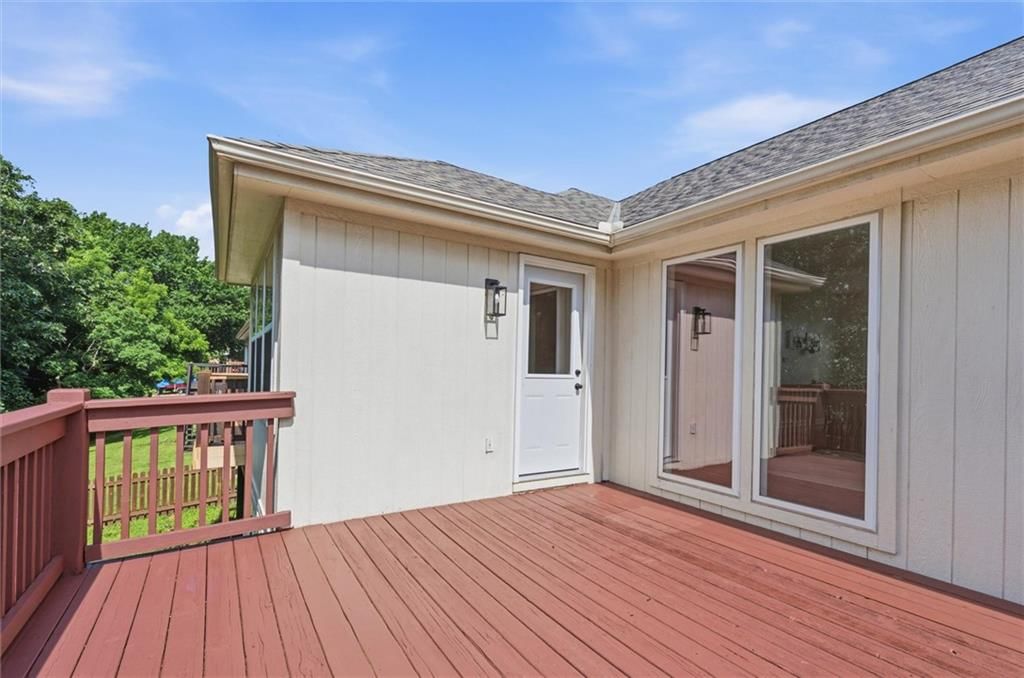 1305 SW Graystone Circle — photo 31