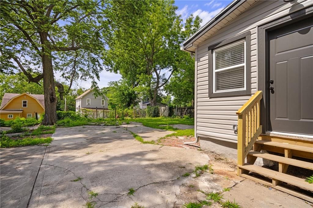 1227 Garfield Avenue — photo 30