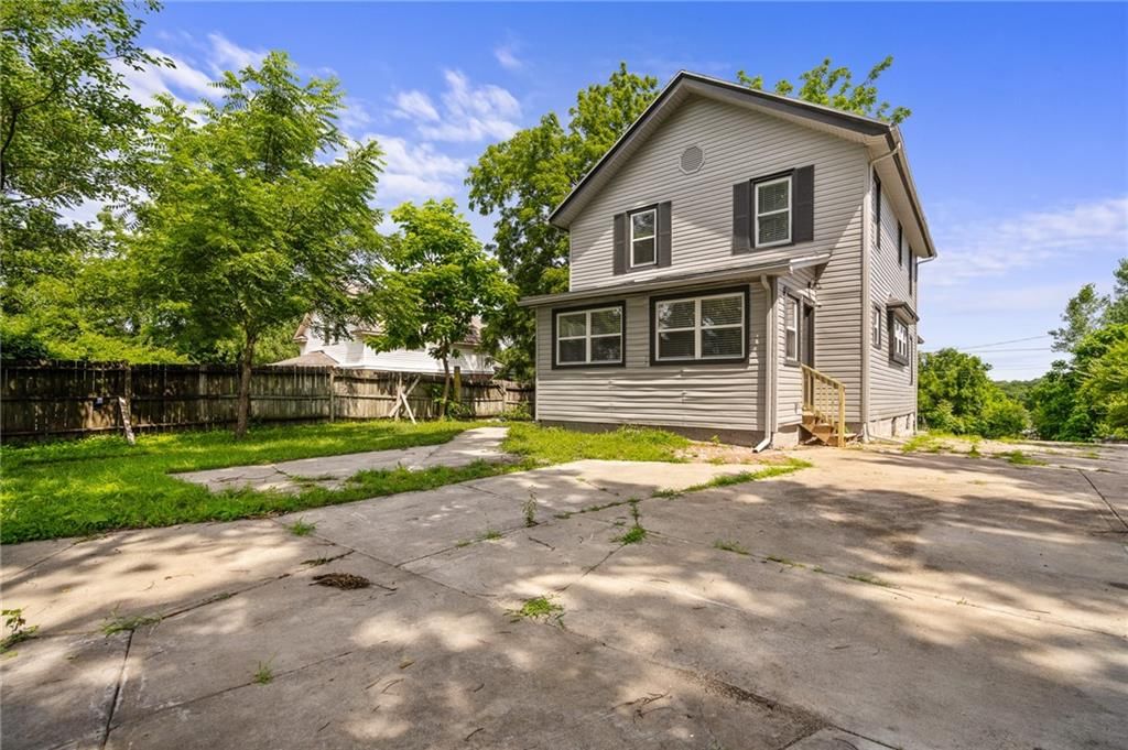 1227 Garfield Avenue — photo 32