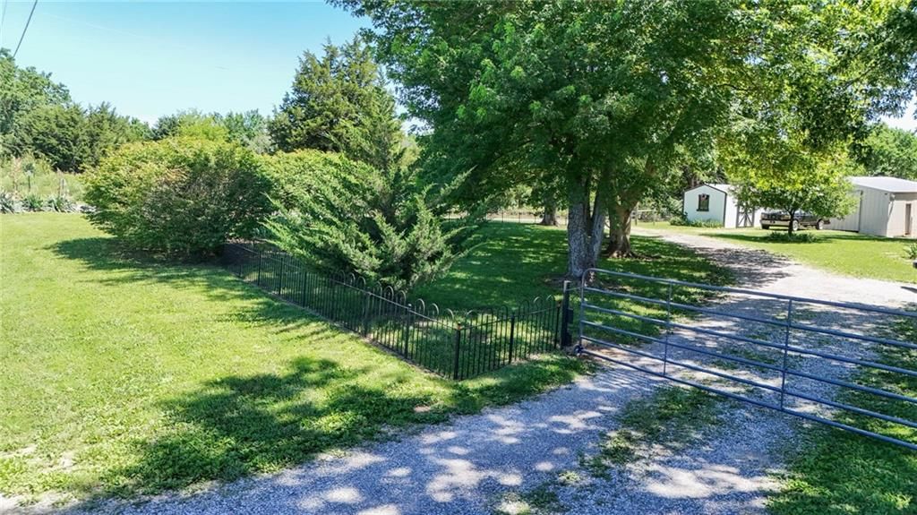 1748 E 800th Road — photo 6