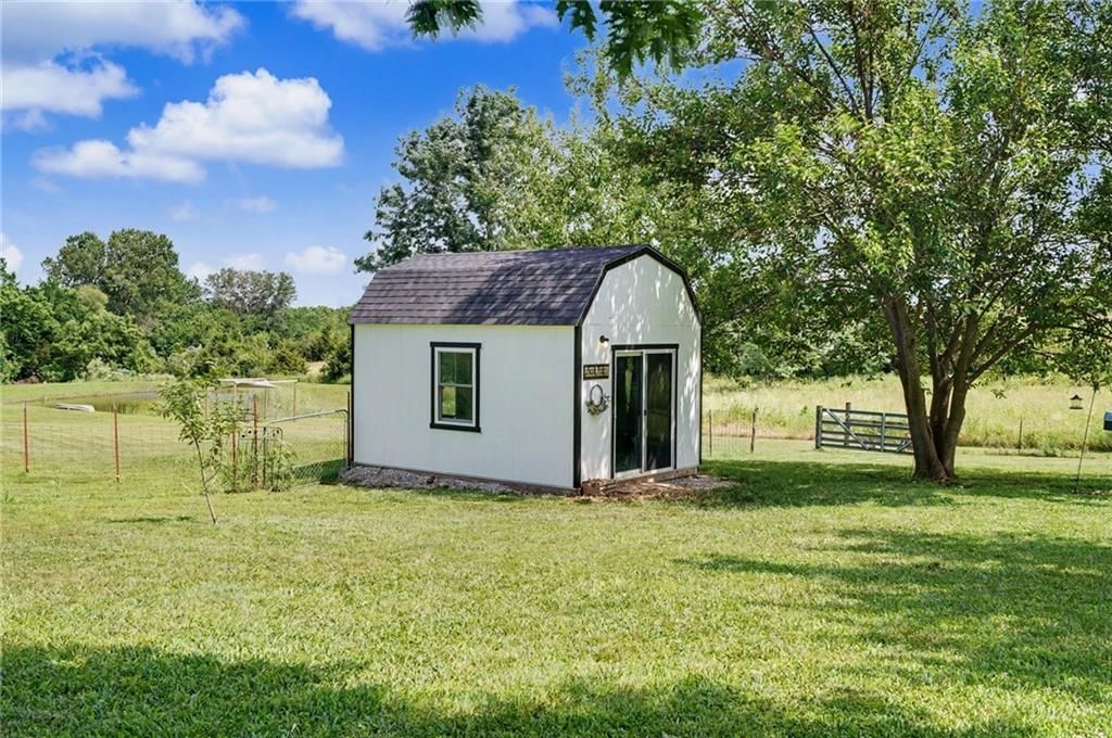1748 E 800th Road — photo 31