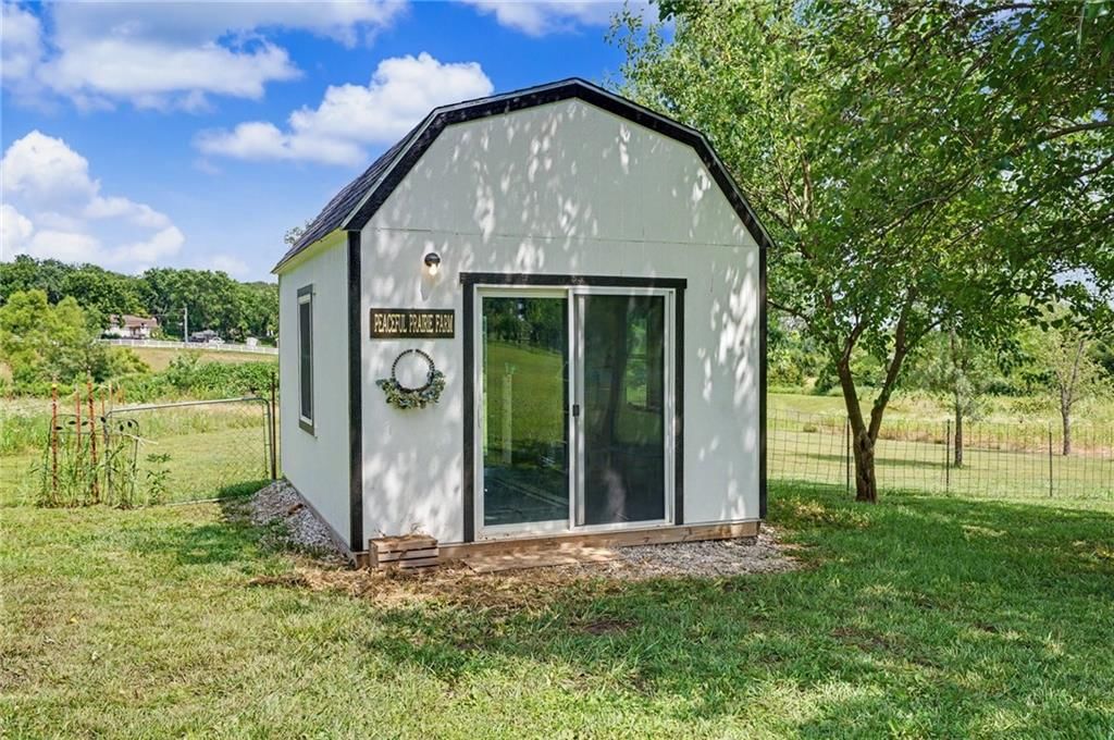 1748 E 800th Road — photo 33