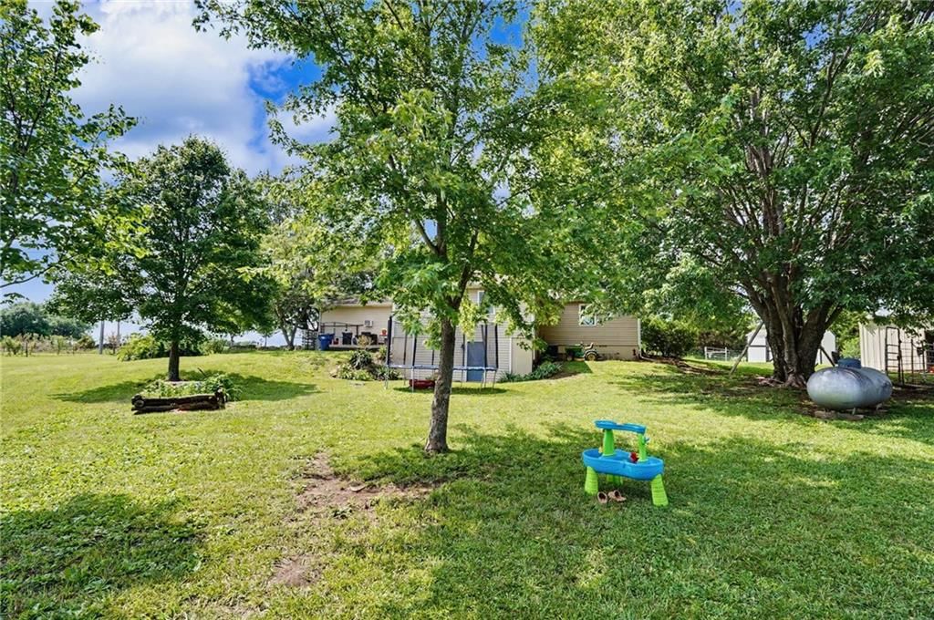 1748 E 800th Road — photo 35