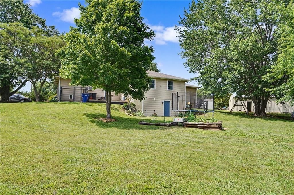 1748 E 800th Road — photo 41