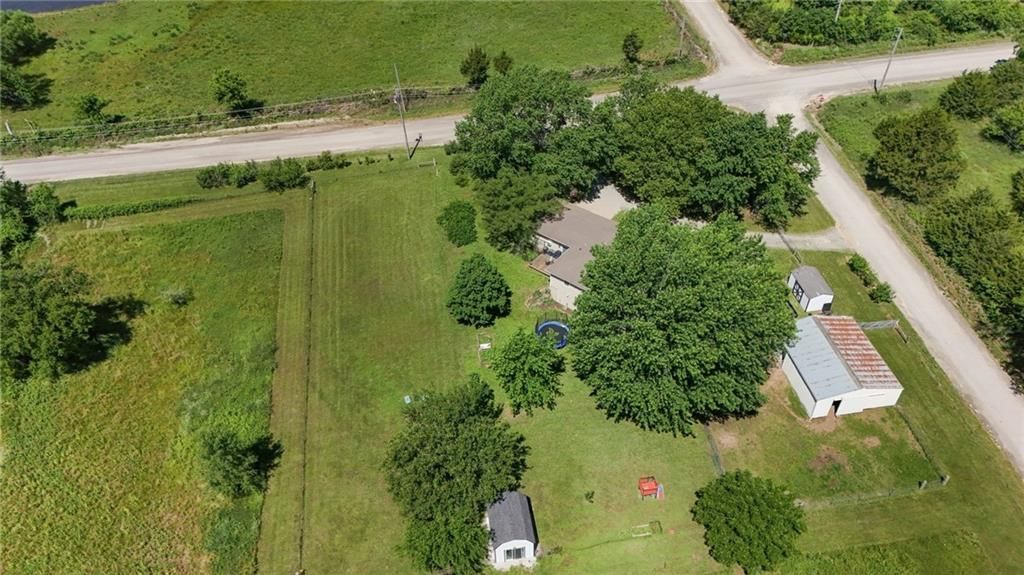 1748 E 800th Road — photo 48
