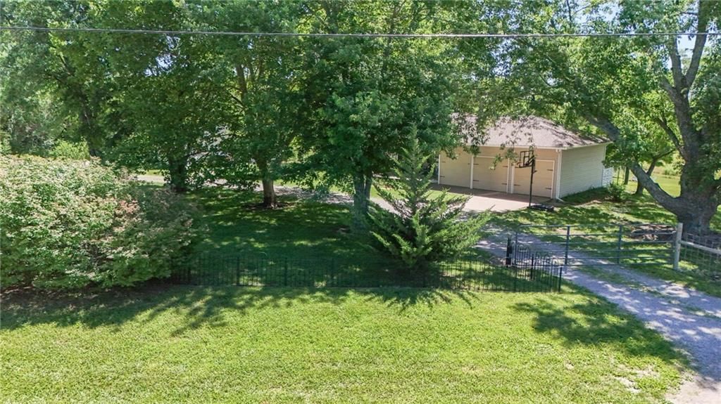 1748 E 800th Road — photo 53