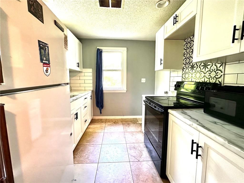 4322 Oakland Avenue — photo 10