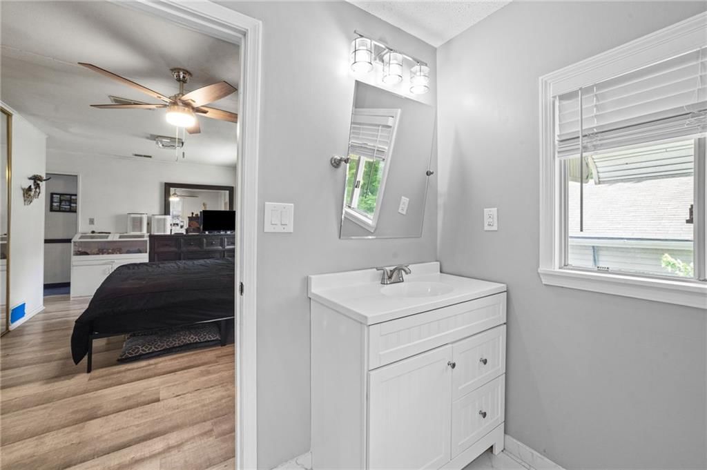 5308 N Michigan Avenue — photo 15
