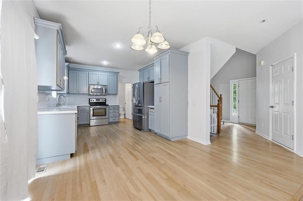 1044 N Troost Avenue — photo 9