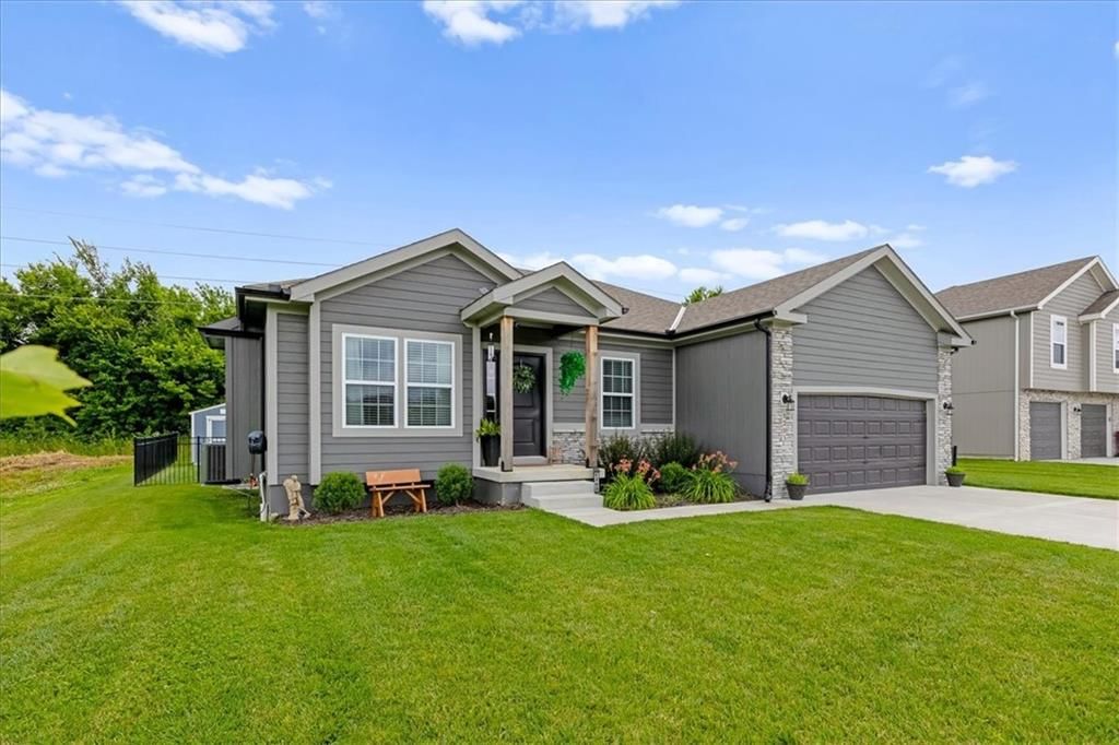 1203 SW Burns Circle — photo 3