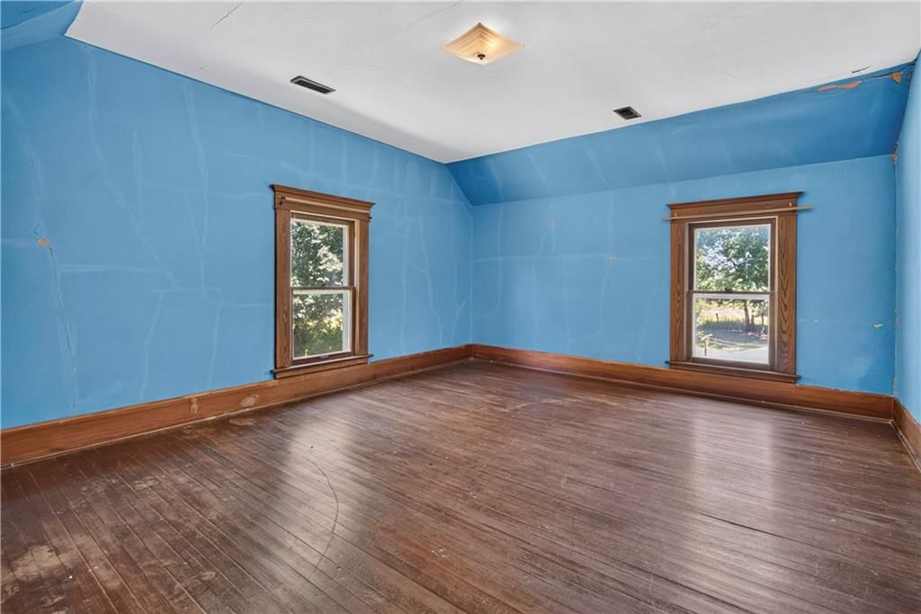 406 N Center Avenue — photo 37
